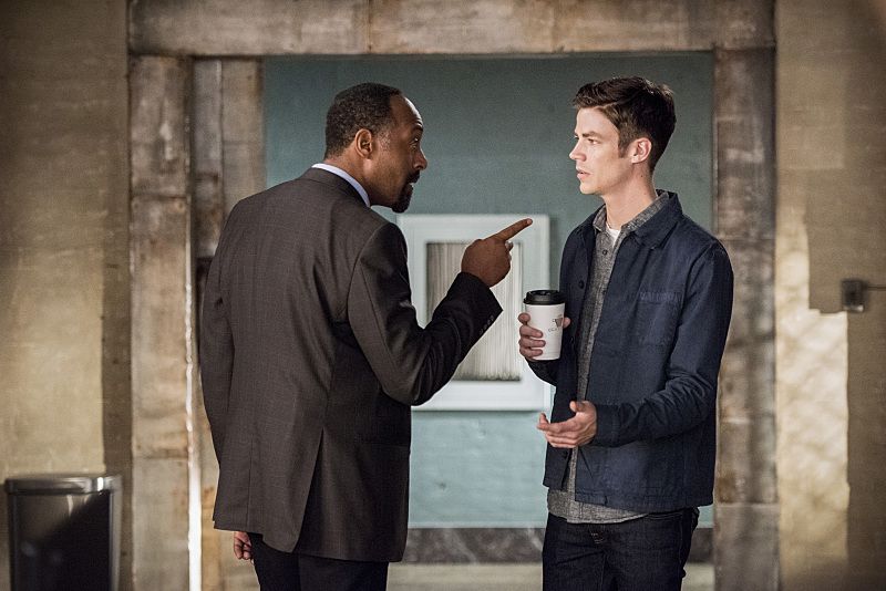 The Flash -- Paradox -- Image: FLA302b_0051b.jpg -- Pictured (L-R): Jesse L. Martin as Detective Joe West and Grant Gustin as Barry Allen -- Photo: Dean Buscher/The CW -- ÃÂ© 2016 The CW Network, LLC. All rights reserved.
