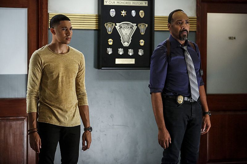 The Flash -- Magenta -- Image FLA303b_0299b.jpg -- Pictured (L-R): Keiynan Lonsdale as Wally West and Jesse L. Martin as Detective Joe West -- Photo: Bettina Strauss/The CW -- ÃÂ© 2016 The CW Network, LLC. All rights reserved.