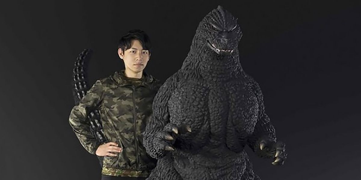 This Human Size Godzilla Statue Can Be King Of Your Living Room This Human Size Godzilla Statue Can Be King Of Your Living Room