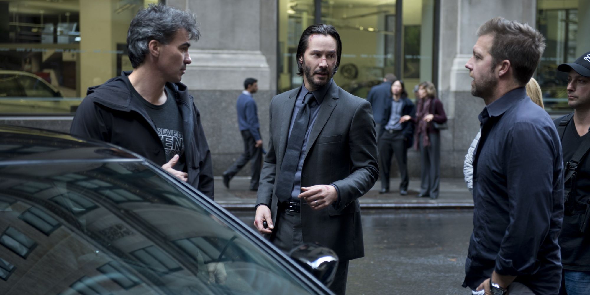 Stahelski and Leitch directing Keanu Reeves on set of John Wick