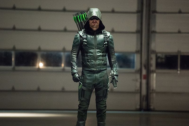 Arrow -- Human Target -- Pictured: Stephen Amell as Oliver Queen/The Green Arrow -- Photo: Dean Buscher/The CW -- ÃÂ© 2016 The CW Network, LLC. All Rights Reserved.