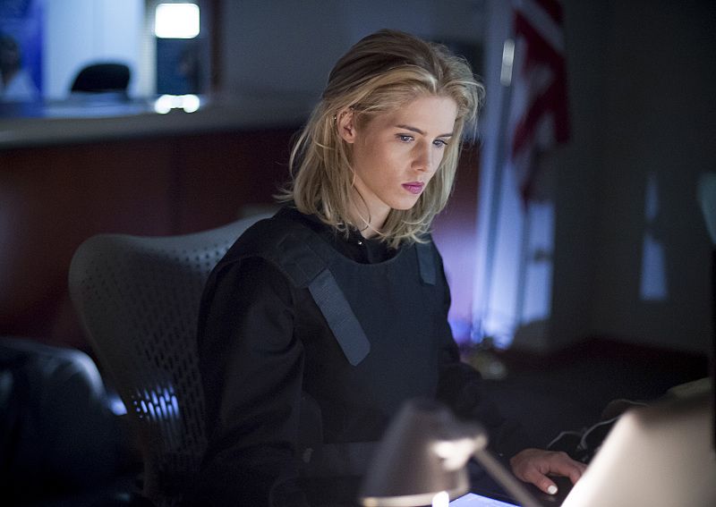 Arrow -- Vigilante -- Pictured: Emily Bett Rickards as Felicity Smoak -- Photo: Diyah Pera/The CW -- Ã© 2016 The CW Network, LLC. All Rights Reserved.