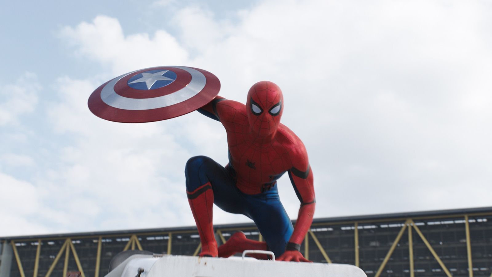 captain-america-civil-war-spider-man-shield