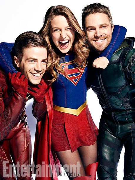 Flash, Supergirl and Green Arrow are super friends, indeed.