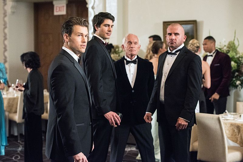 DC&#039;s Legends of Tomorrow --Compromised -- Pictured (L-R): Nick Zano as Nate Heywood, Brandon Routh as Ray Palmer/Atom, Lance Henriksen as Todd Rice/Obsidian and Dominic Purcell as Mick Rory/Heat Wave-- Photo: Dean Buscher/The CW -- ÃÂ© 2016 The CW Network, LLC. All Rights Reserved.