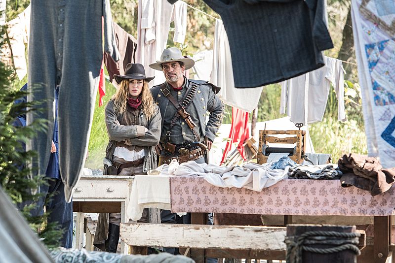 DC&#039;s Legends of Tomorrow --Outlaw Country Pictured (L-R): Caity Lotz as Sara Lance/White Canary and Johnathon Schaech as Jonah Hex -- Photo: Dean Buscher/The CW -- ÃÂ© 2016 The CW Network, LLC. All Rights Reserved.