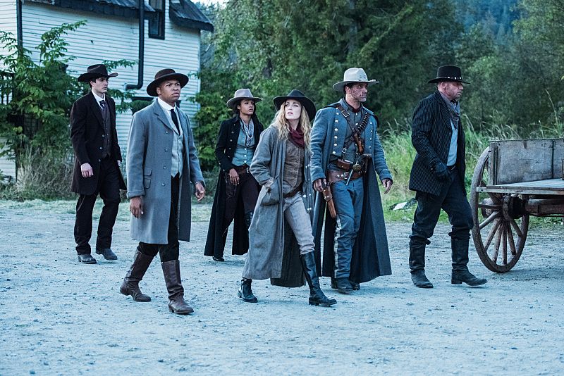 DC&#039;s Legends of Tomorrow --Outlaw Country -- Pictured (L-R): Brandon Routh as Ray Palmer/Atom, Franz Drameh as Jefferson Jax Jackson, Maisie Richardson-Sellers as Amaya Jiwe/Vixen, Caity Lotz as Sara Lance/White Canary, Johnathon Schaech as Jonah Hex and Dominic Purcell as Mick Rory/Heat Wave -- Photo: Dean Buscher/The CW -- Ã© 2016 The CW Network, LLC. All Rights Reserved.