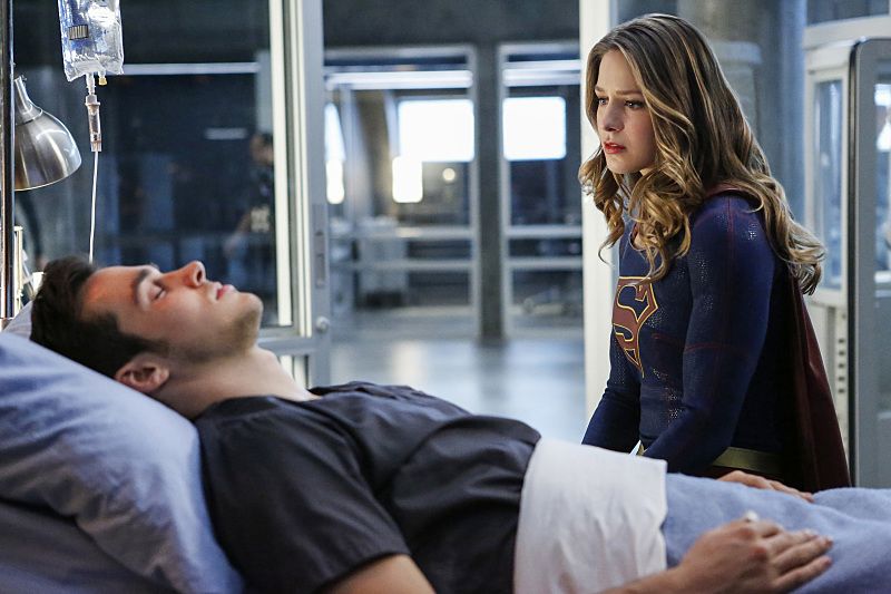 Supergirl -- Medusa -- Image SPG208b_0143 -- Pictured(L-R): Chris Wood as Mike/Mon-El and Melissa Benoist as Kara/Supergirl -- Photo: Bettina Strauss/The CW -- ÃÂ© 2016 The CW Network, LLC. All Rights Reserved