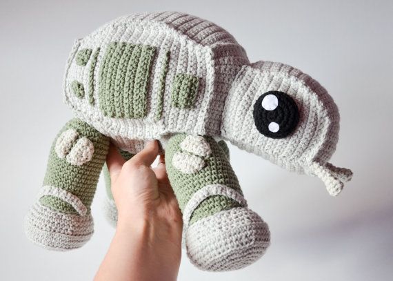at-at-crochet-design-hand-comparison