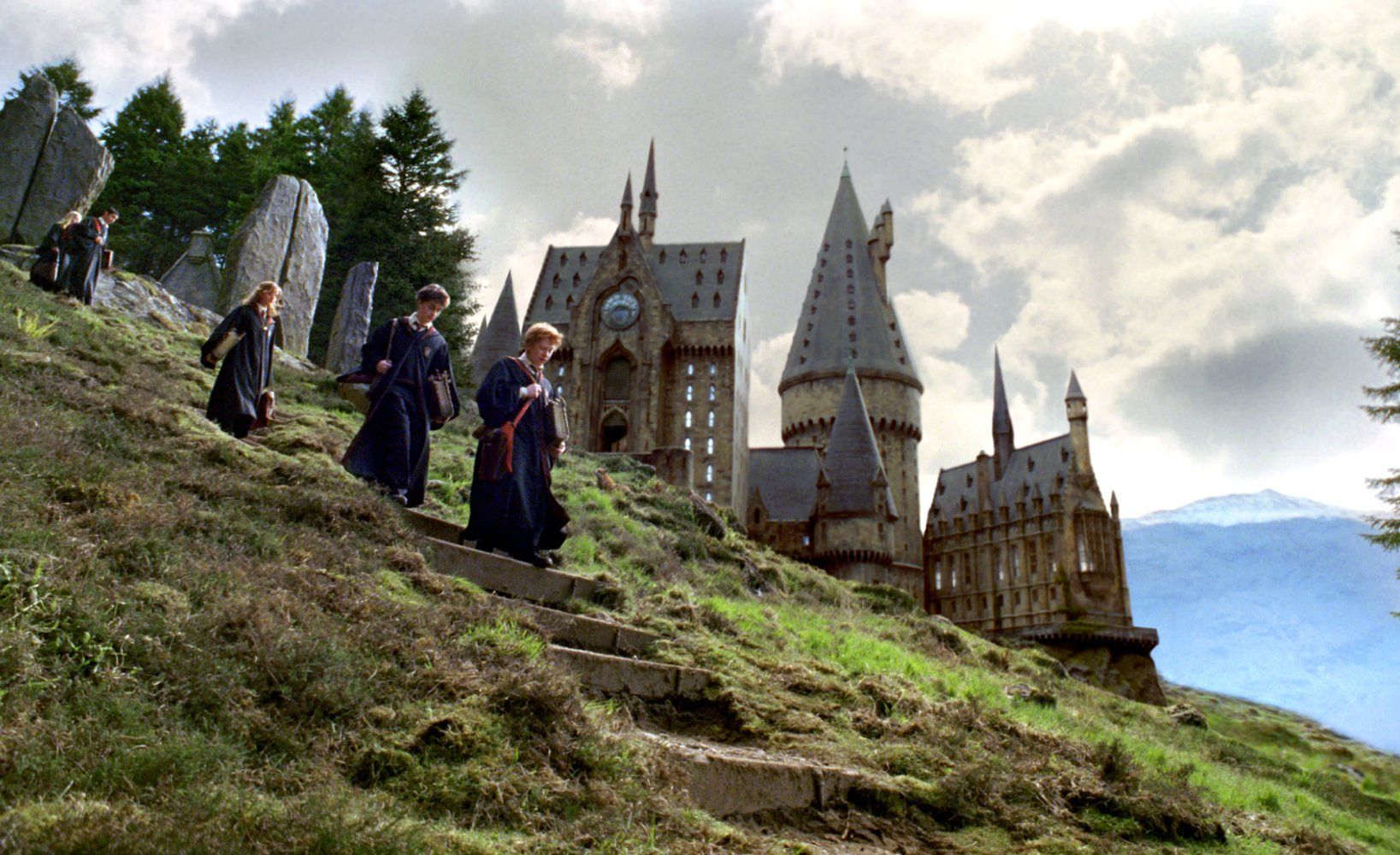 hogwarts-school-of-witchcraft-and-wizardry