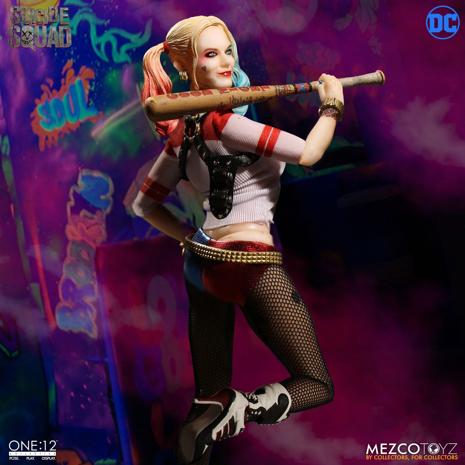 Mezco's Harley Quinn Figure Has 30 Deadly Points of Articulation