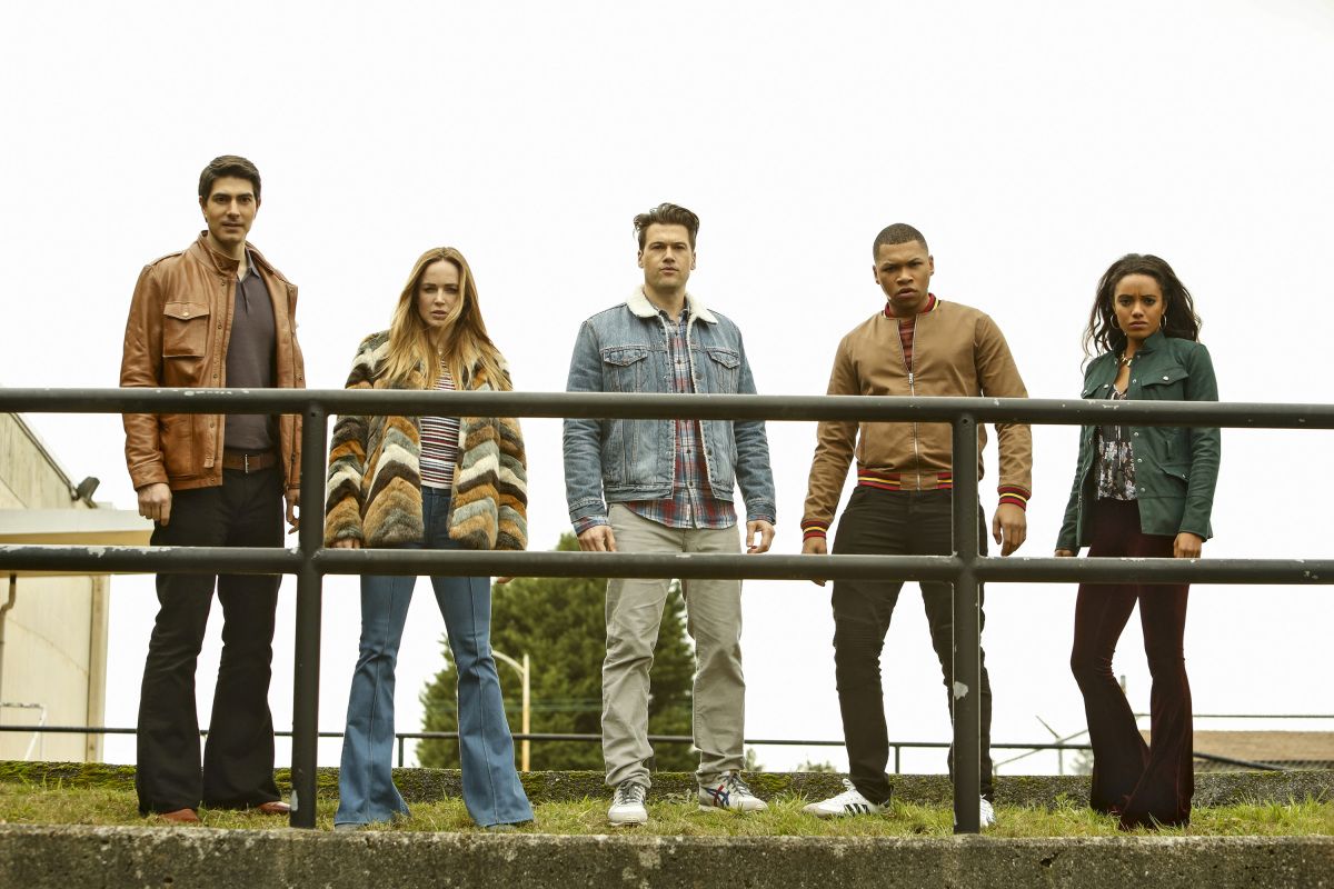 DC&#039;s Legends of Tomorrow --Raiders of the Lost Art-- LGN209c_0093.jpg -- Pictured (L-R): Brandon Routh as Ray Palmer/Atom, Caity Lotz as Sara Lance/White Canary, Nick Zano as Nate Heywood/Steel, Franz Drameh as Jefferson Jax Jackson and Maisie Richardson- Sellers as Amaya Jiwe/Vixen -- Photo: Bettina Strauss/The CW -- ÃÂ© 2017 The CW Network, LLC. All Rights Reserved