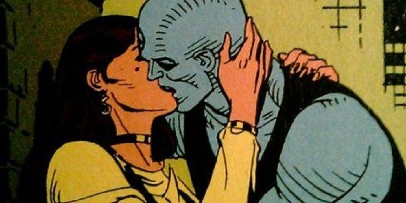 Laurie Kissing Dr Manhattan in Watchmen