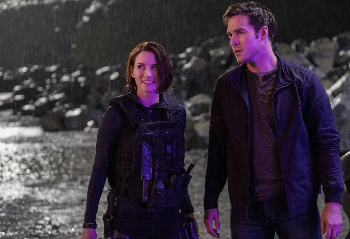 Supergirl -- Supergirl Lives -- SPG209a_0433.jpg -- Pictured (L-R): Chyler Leigh as Alex Danvers and Chris Wood as Mike/Mon-El -- Photo: Robert Falconer/The CW -- ÃÂ© 2017 The CW Network, LLC. All Rights Reserved