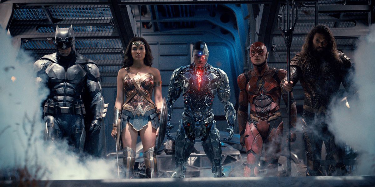 Batman, Wonder Woman, Cyborg, The Flash and Aquaman in Jusice League (2017)