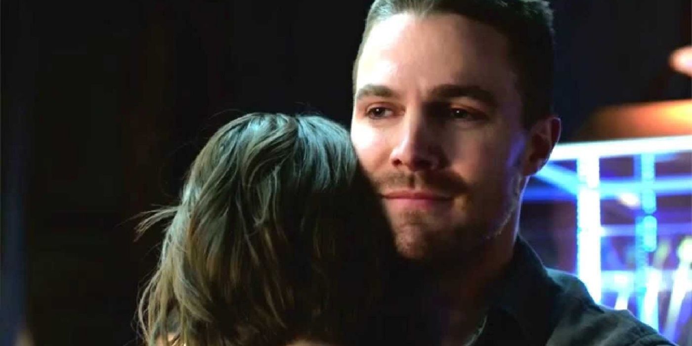 Arrow Thea hugs Oliver