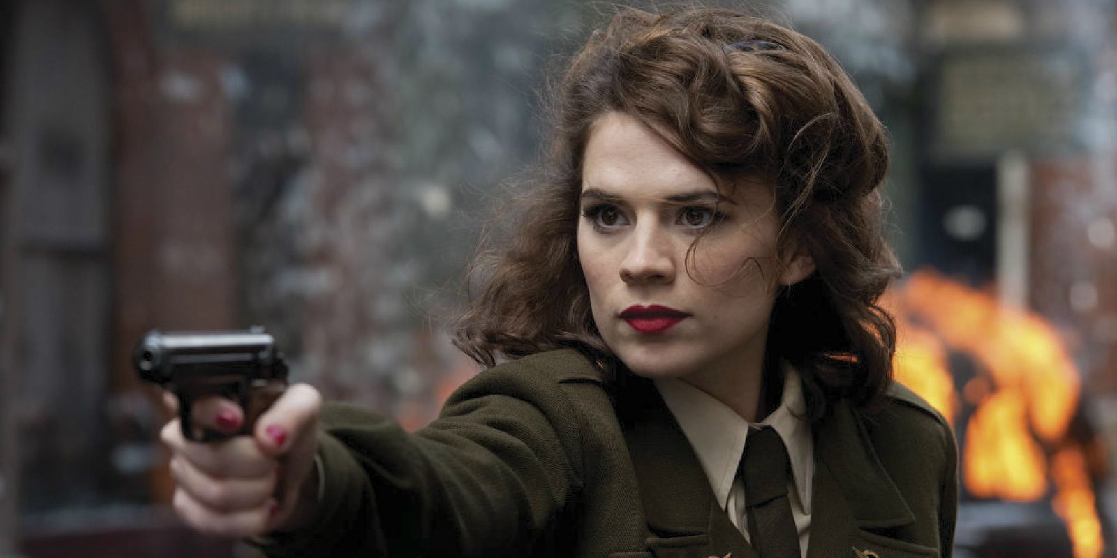 Agent Carter aiming a gun