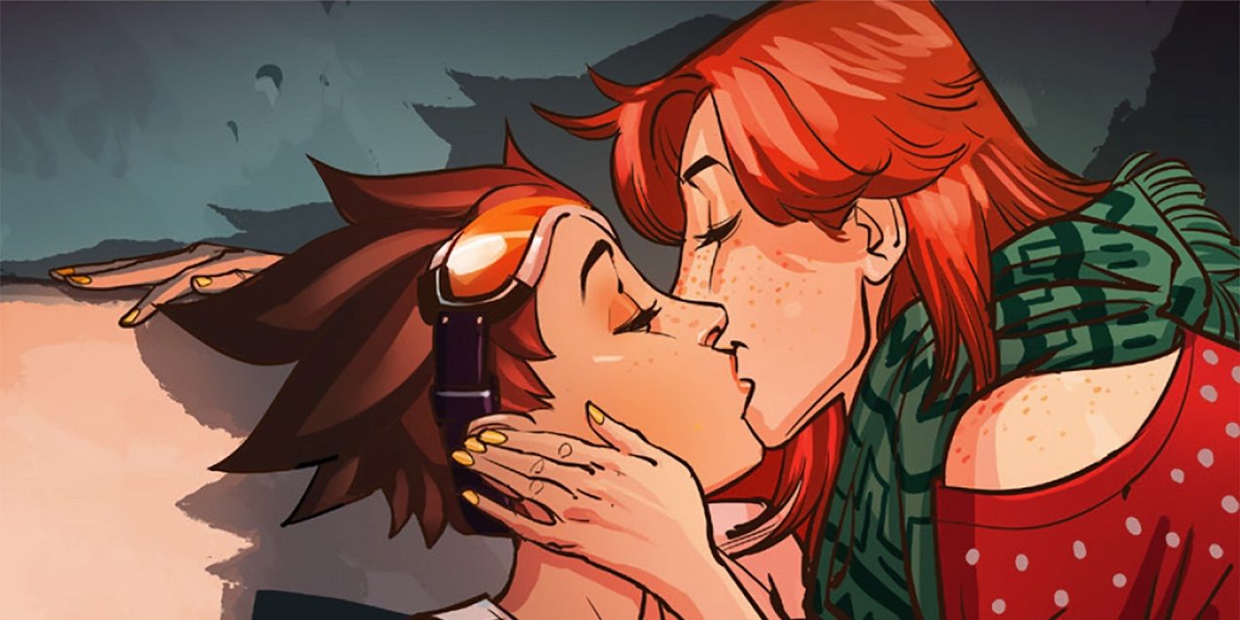 Tracer revealed as gay in the Overwatch comic by kissing her girlfriend