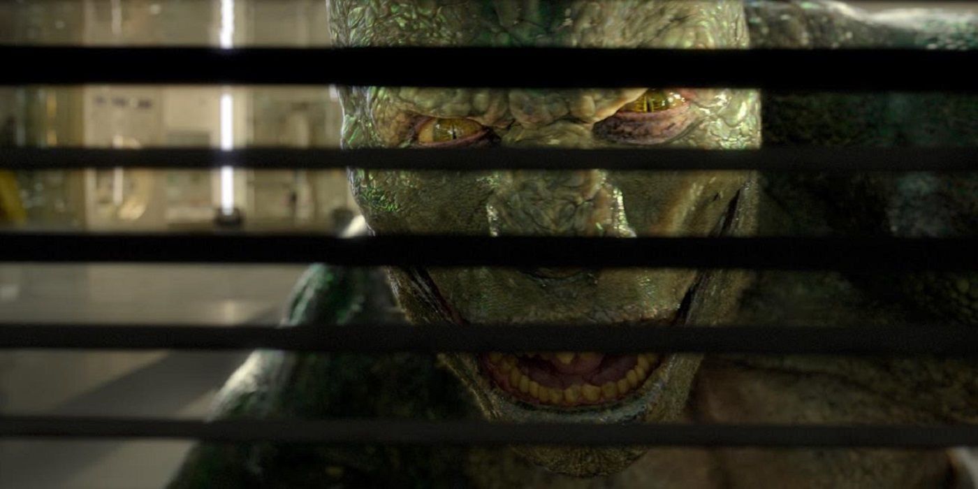The Lizard looking through a grate in The Amazing Spider-Man