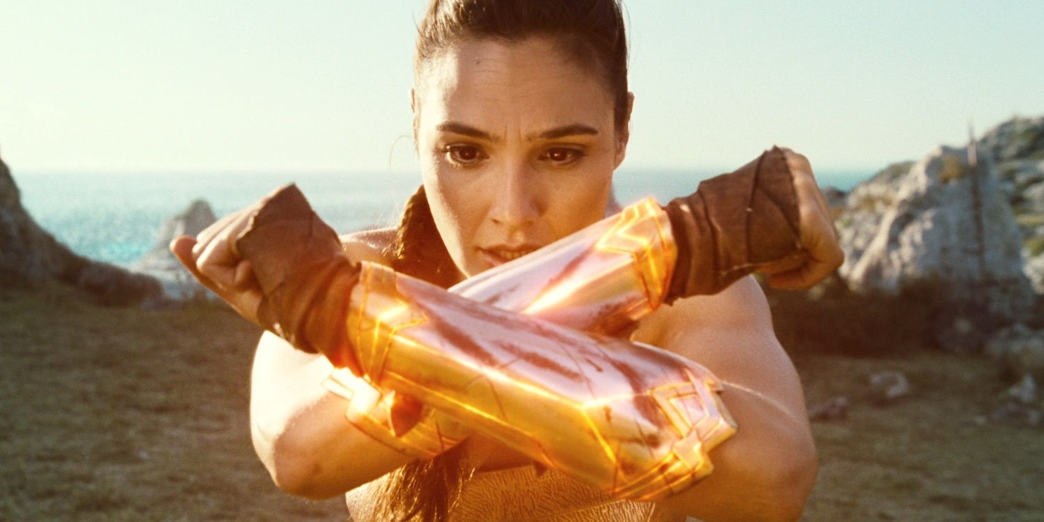 Wonder-Woman-Movie-glowing-gauntlets