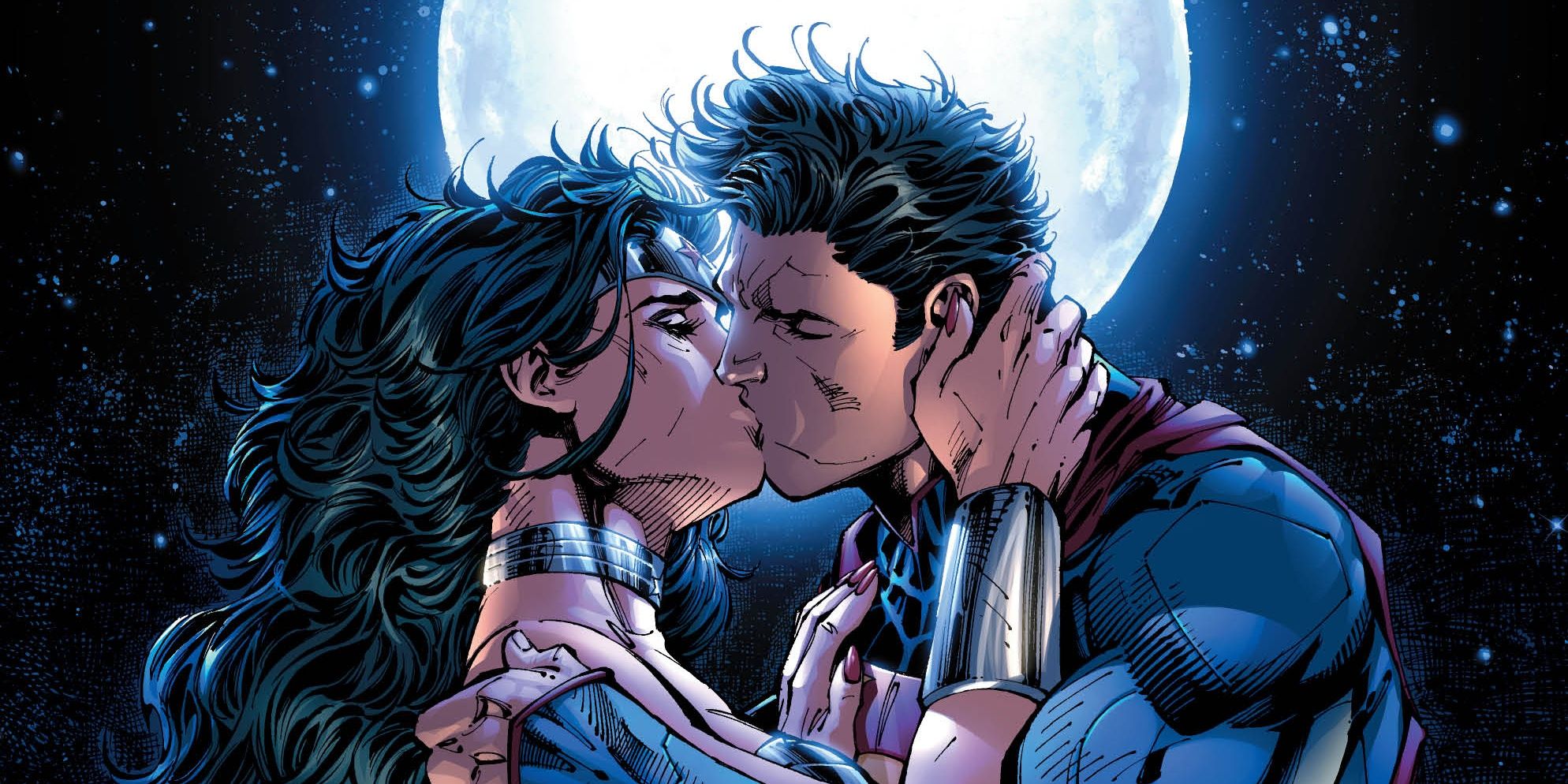 Superman and Wonder Woman kiss