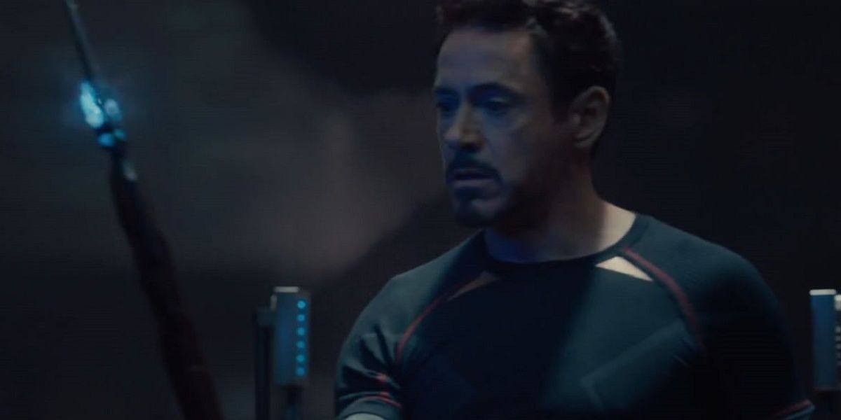 Tony-Stark-scepter-Avengers-Age-of-Ultron