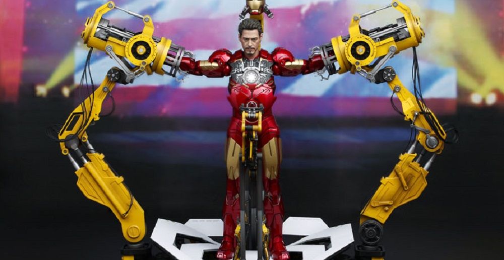 Iron-Man-suit-up-gantry-Hot-Toys