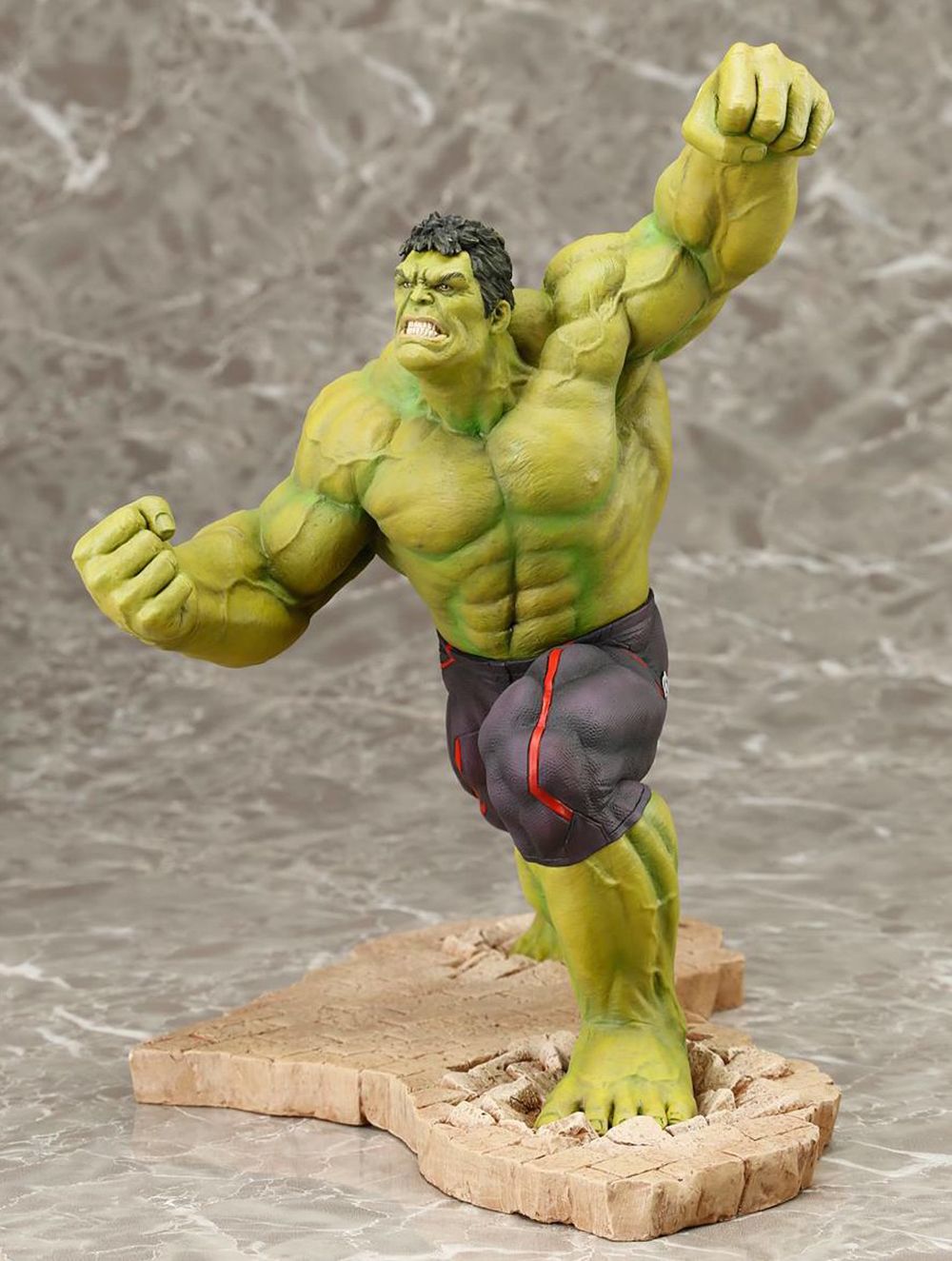 Kotobukiya-Hulk-Avengers-Age-of-Ultron-ARTFX-Statue