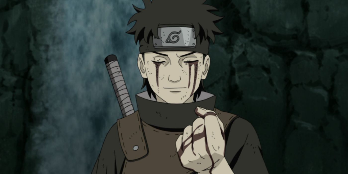 Shisui gives Itachi his eye before dying in Naruto