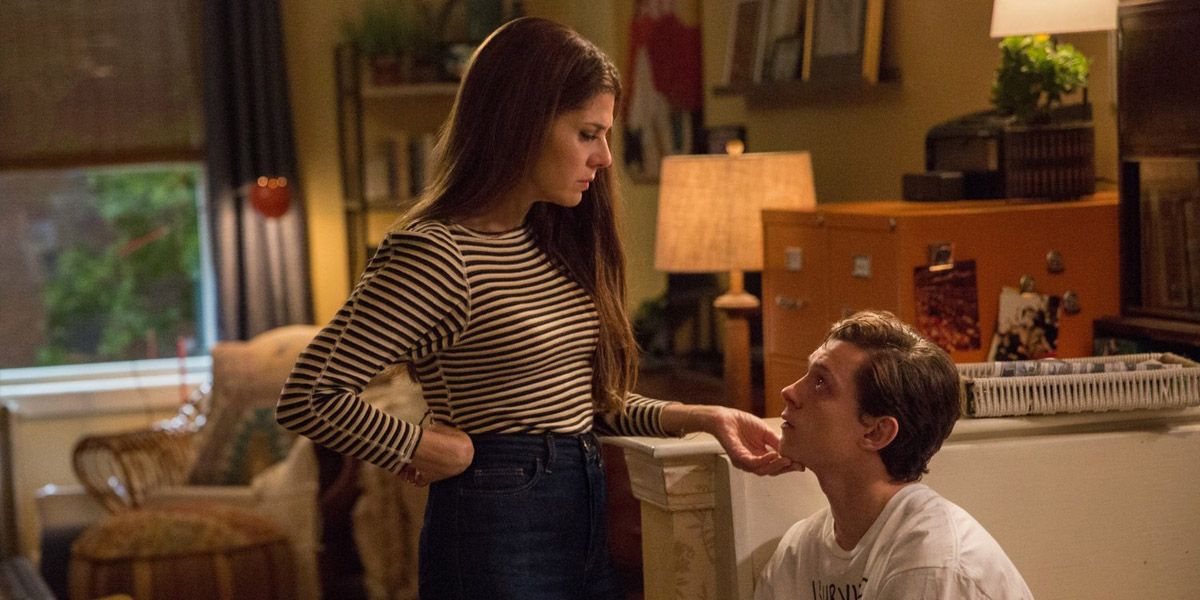 Marisa Tomei and Tom Holland in Spider-Man: Homecoming
