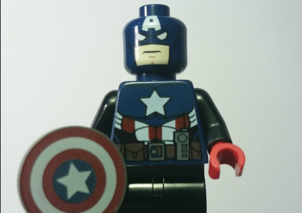 Lego Captain America (Toy Fair 2012 Exclusive)