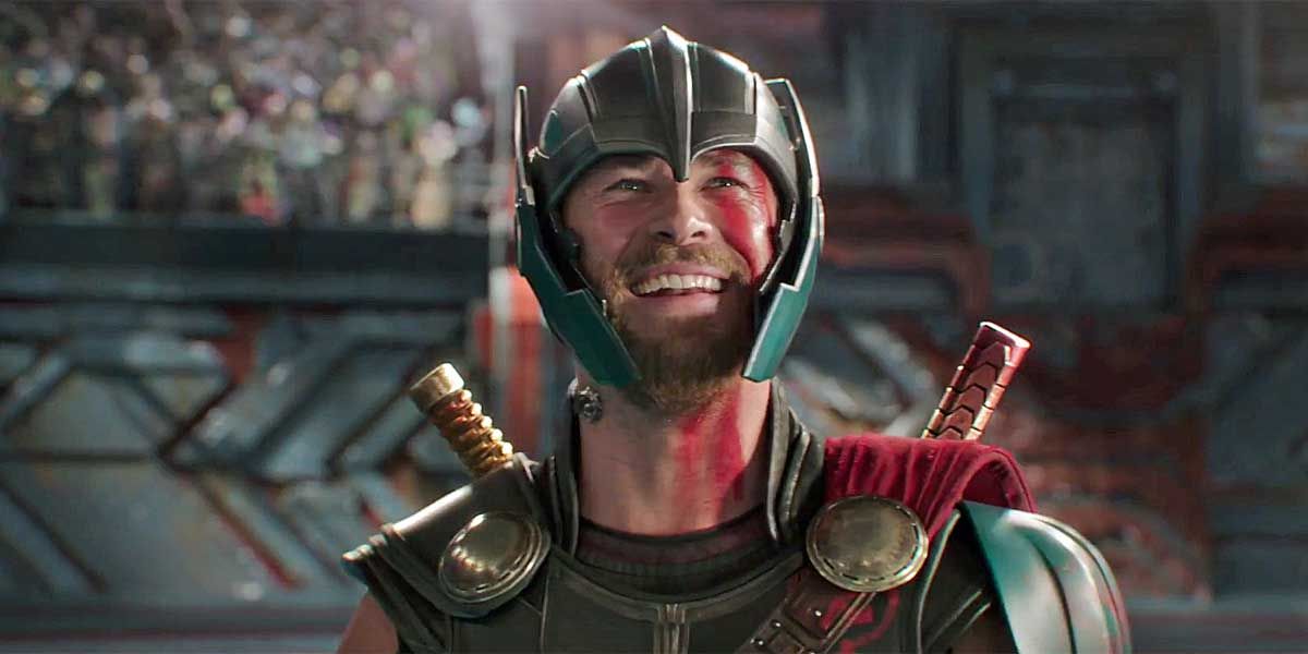 thor smiles in ragnarok