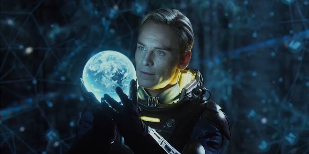 David 8 stares at power source in Prometheus