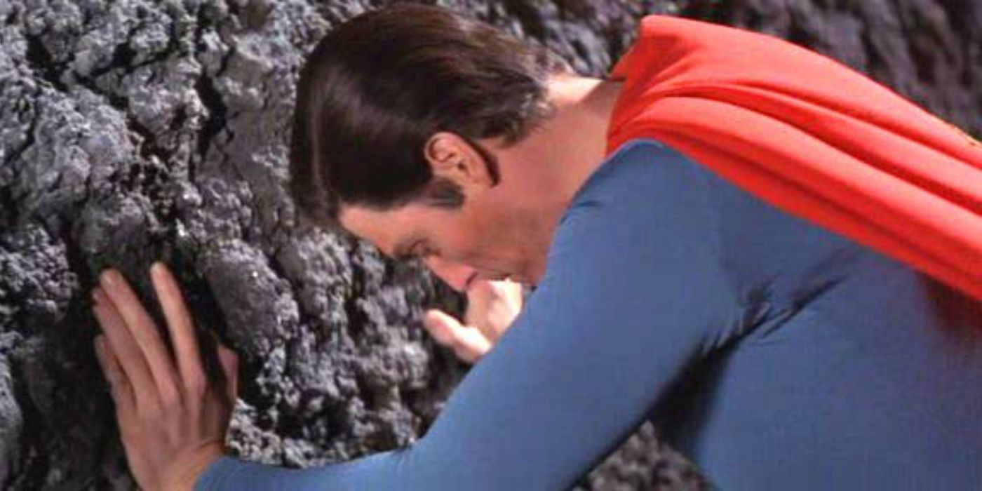 superman-pushes-the-moon