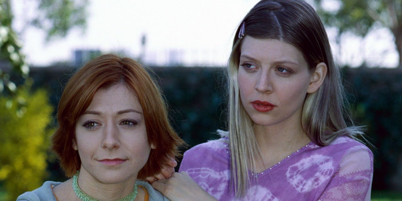Willow Rosenberg and Tara Maclay spend time together outside in Buffy Season 4