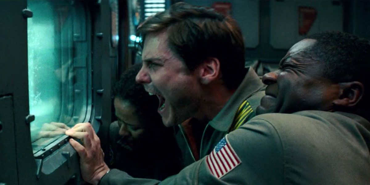 An astronaut screams at the alien they witness in The Cloverfield Paradox