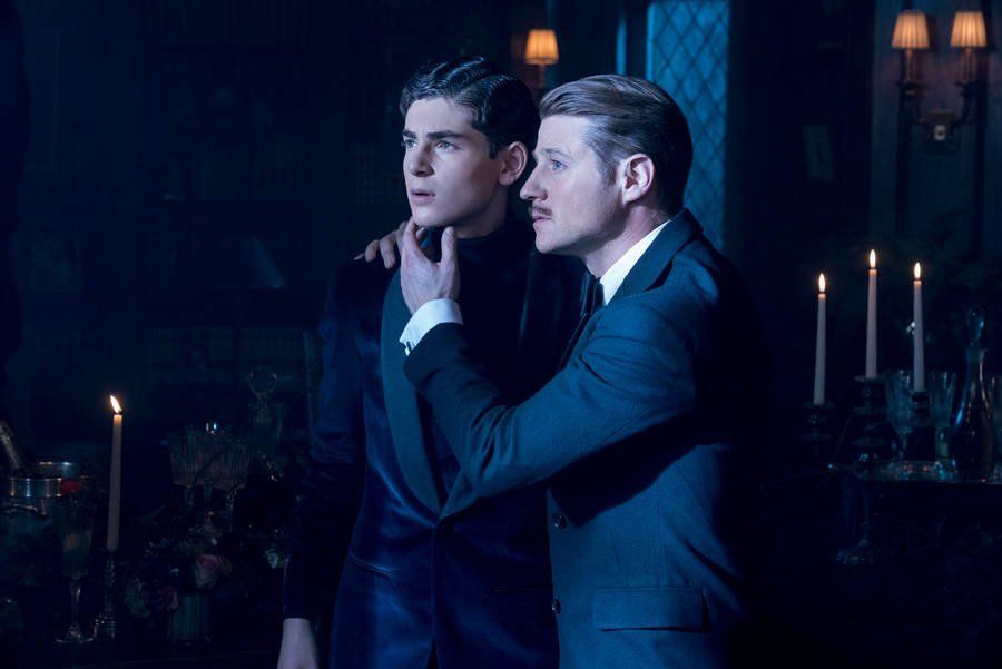 Jim Gordon Finally Has a Mustache On Gotham