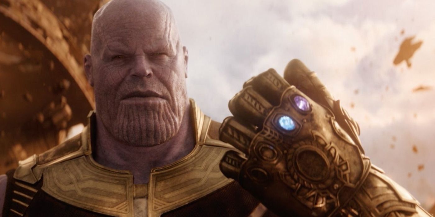 Thanos (Josh Brolin) holds up the Infinity Gauntlet in Avengers: Infinity War