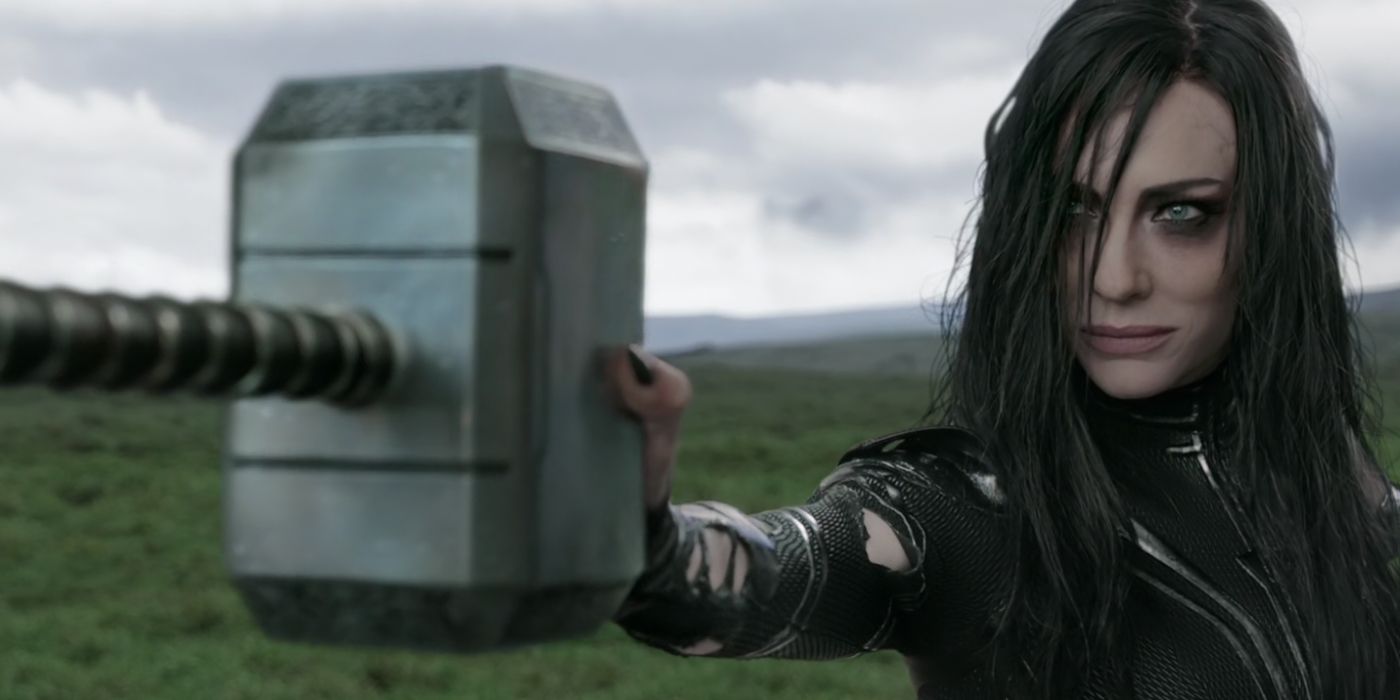 Hela catches Mjolnir in mid-air, in Thor: Ragnarok