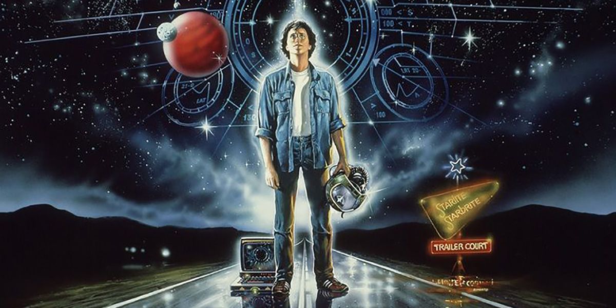 Alex Rogan standing on a road in The Last Starfighter.