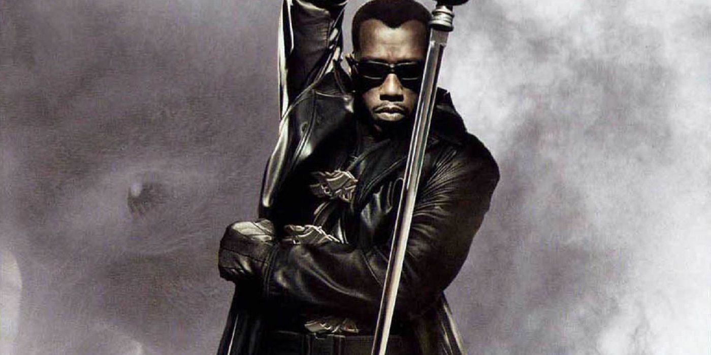 Wesley Snipes posing with his sword for Blade II