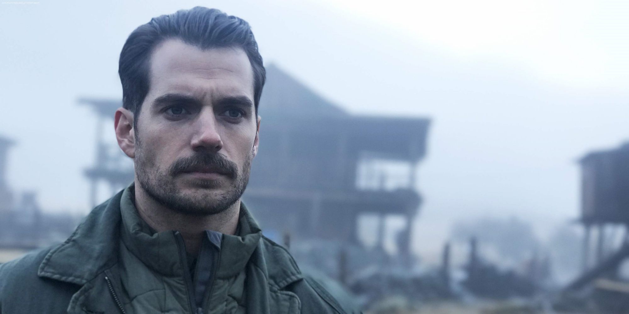 Henry Cavill is Too Famous to Play 007, Says James Bond Expert