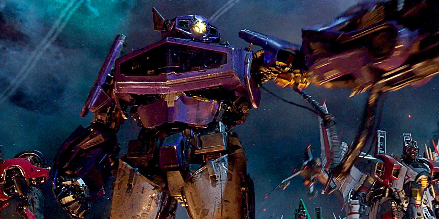 Bumblebee's Cyberton Scene Gives Transformers Fans What They Always Wanted
