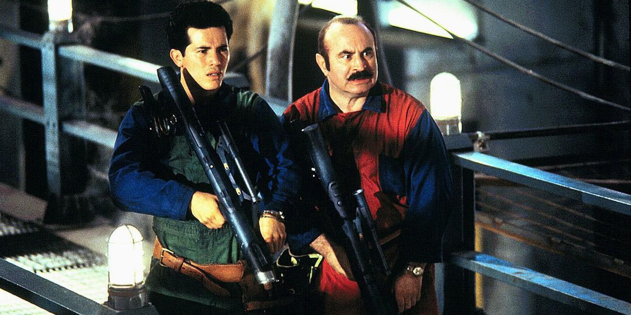 Bob Hoskins e John Leguizamo como Mario e Luigi do filme Super Mario Bros.