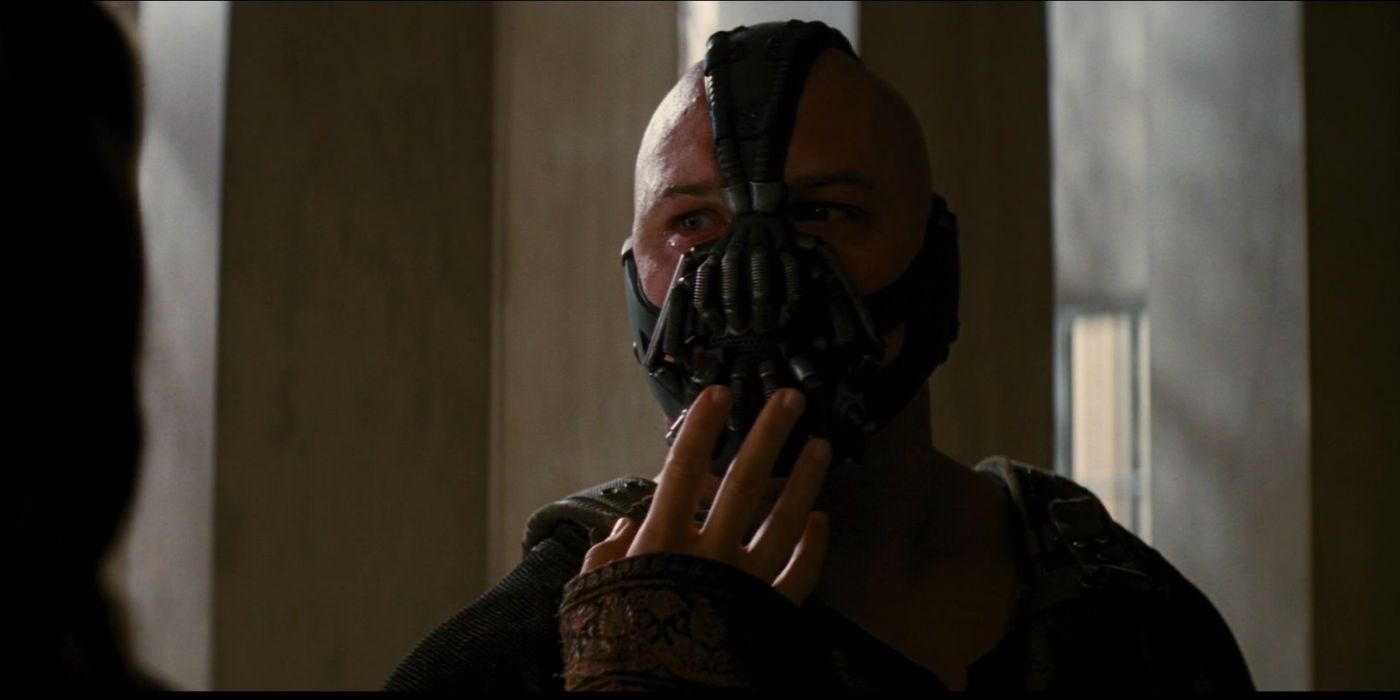 Tom Hardy como Bane em O Cavaleiro das Trevas Ressurge