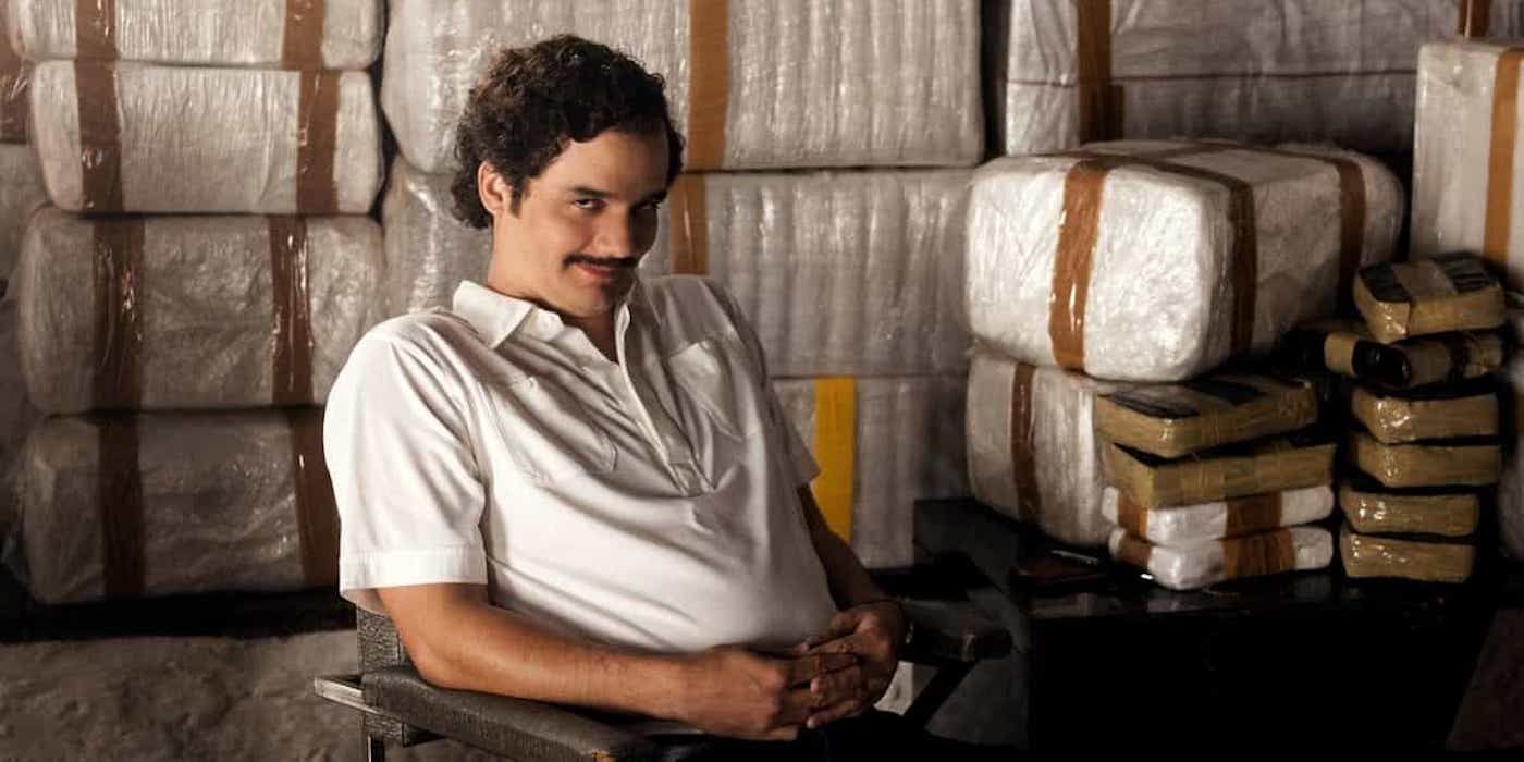 Pablo Escobar smiling in Netflix's Narcos