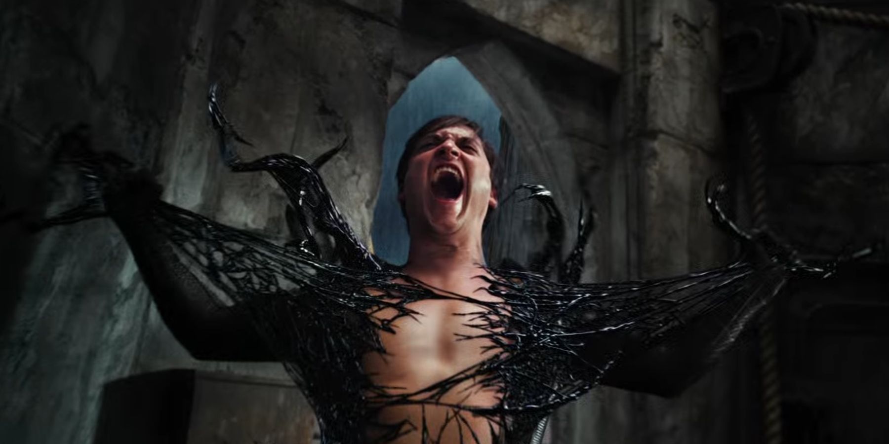 spider-man removing the symbiote from himself in spider-man 3