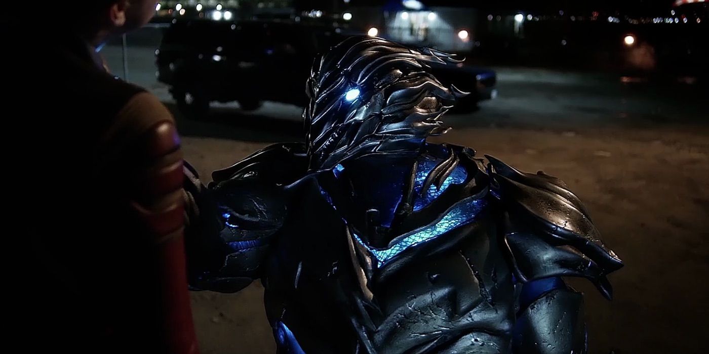 Savitar attacks the Flash in season three of The Flash