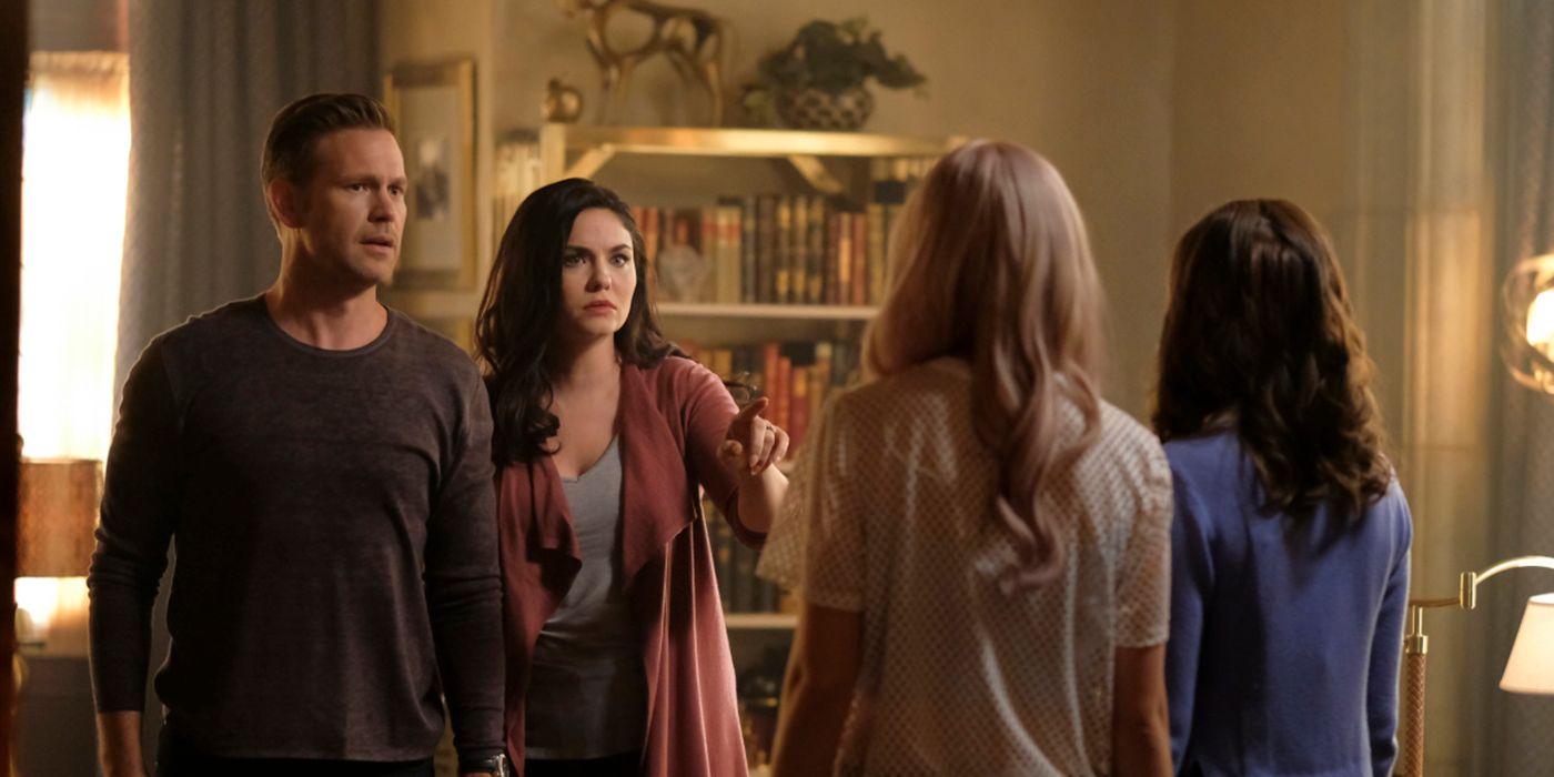 The Vampire Diaries 7x13  Caroline and Alaric with the twins