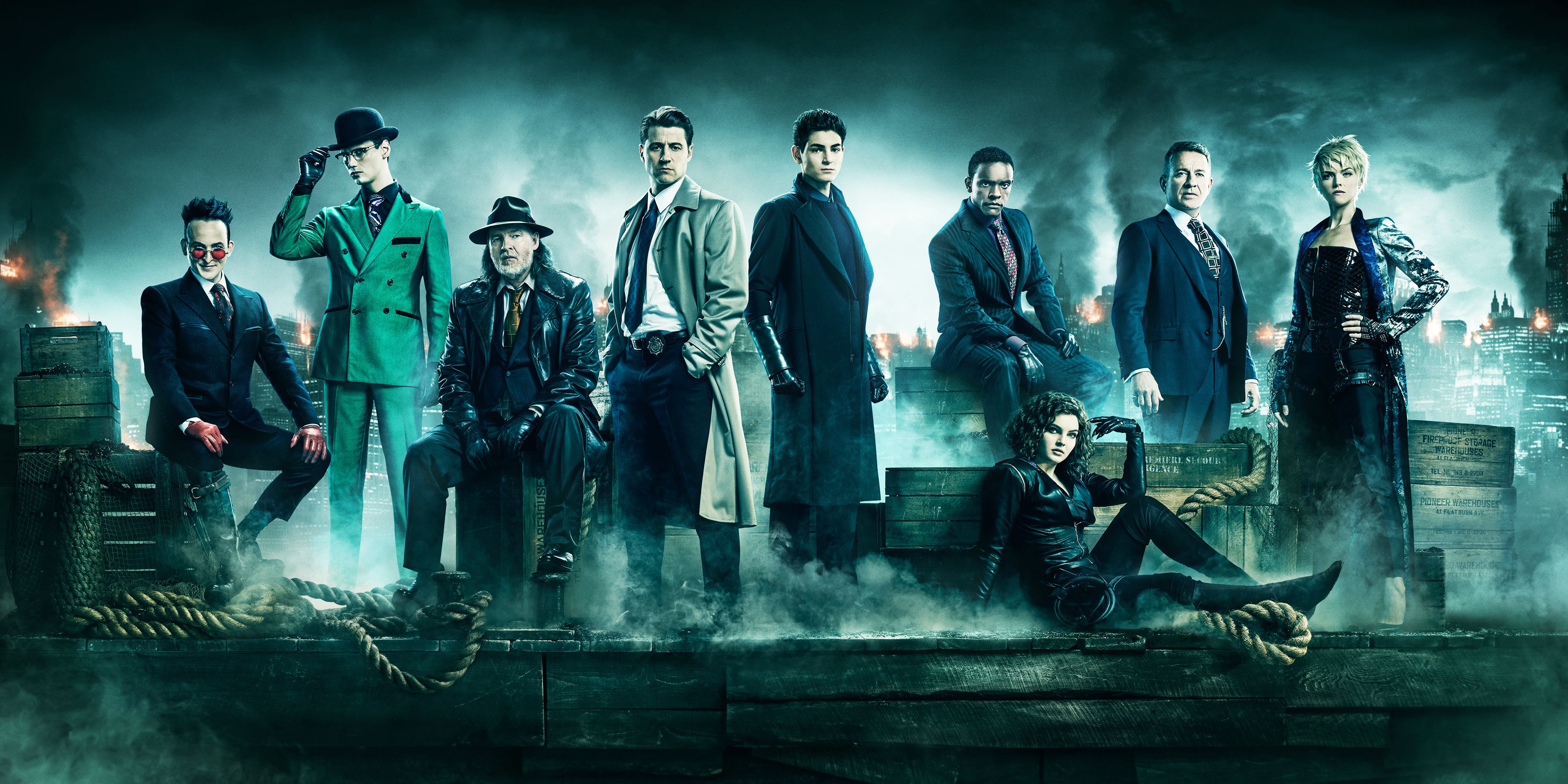 The cast of Gotham posing for a promotional image
